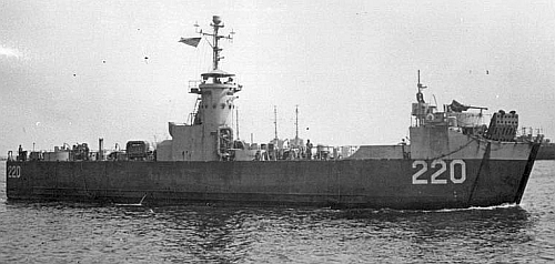 SS LSM-220 underway, date and location unknown.